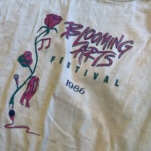 vintage 1986 "Blooming Arts Festival" T-shirt Screen Starts Single Stitched